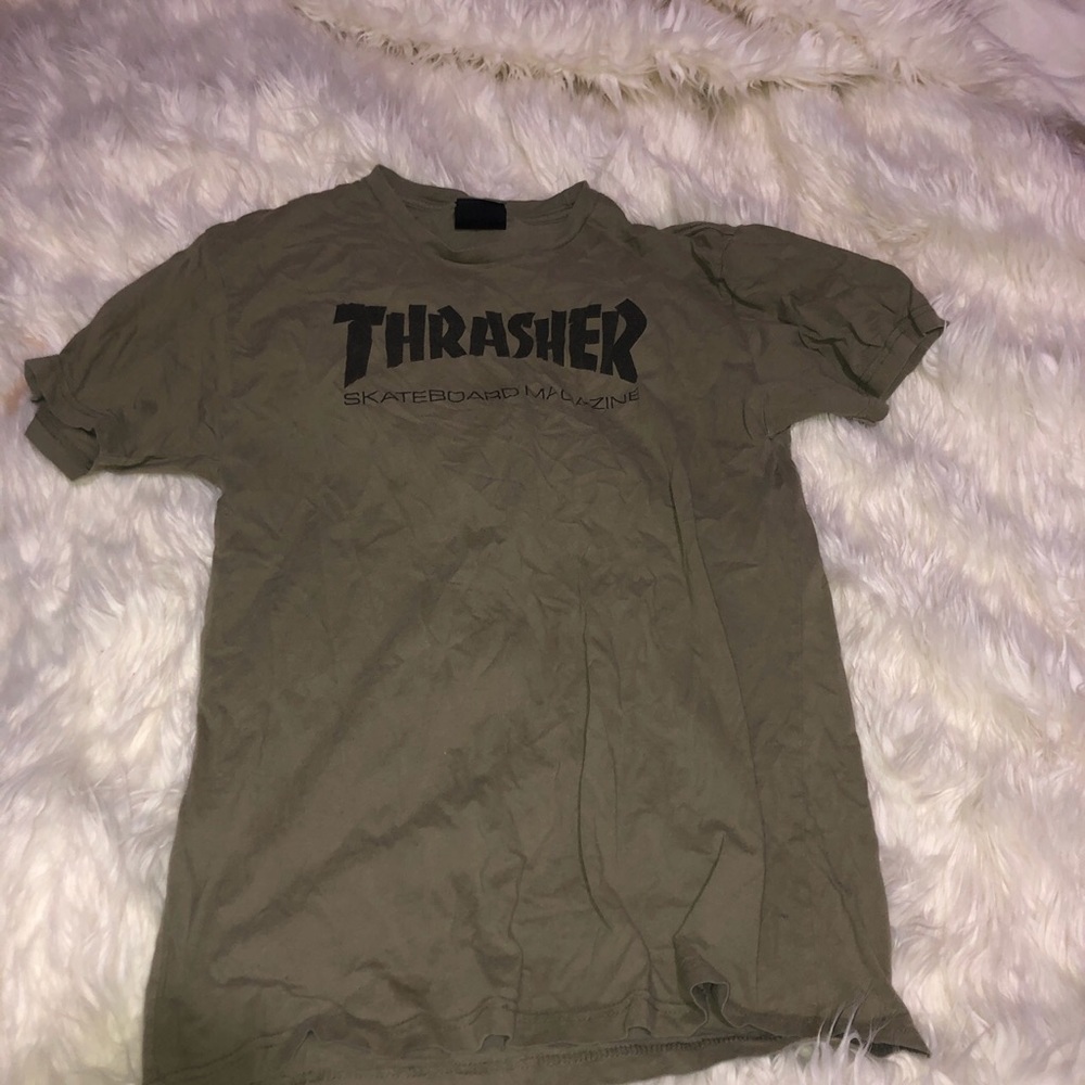 Olive green thrasher logo T-shirt